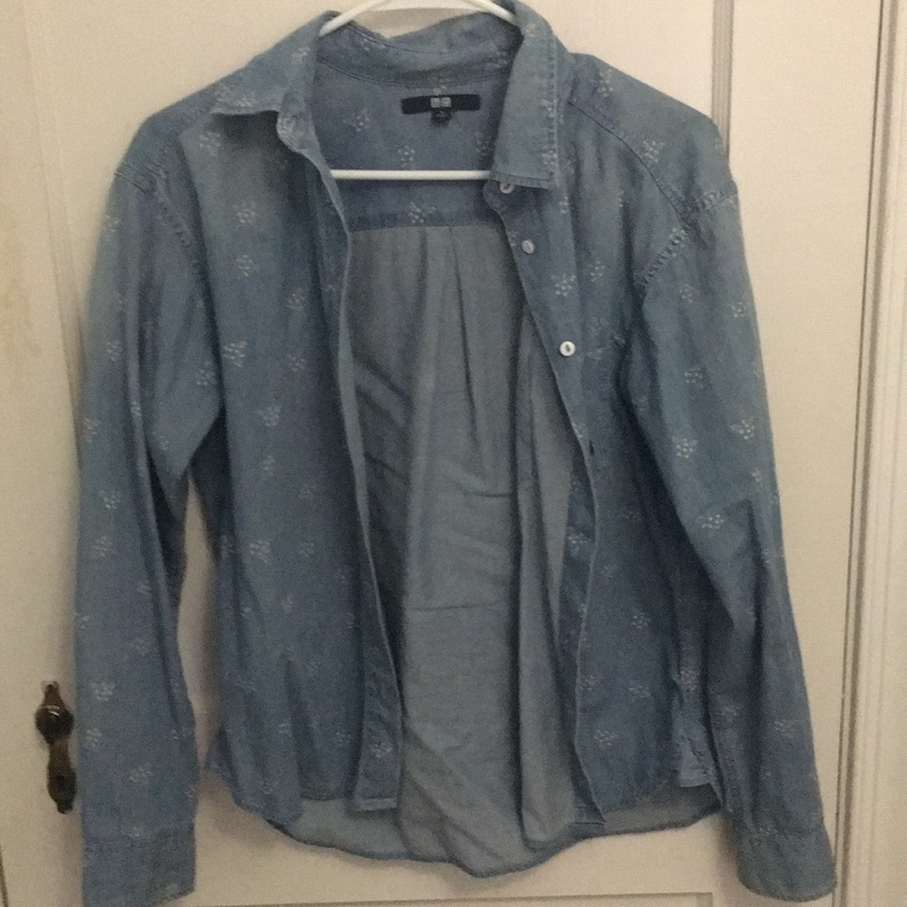 UNIQLO patterned denim button down - Picture 2 of 2